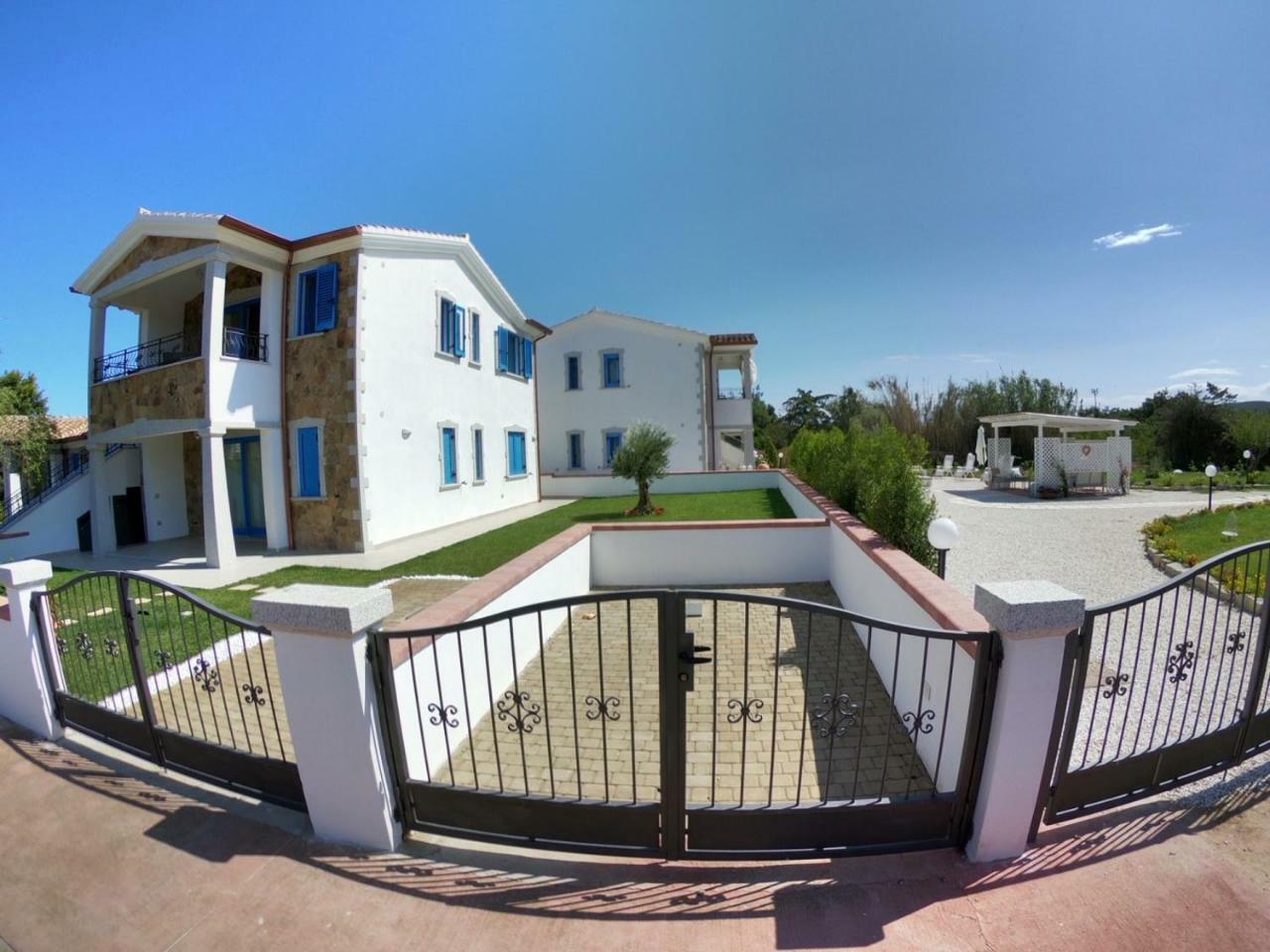 Villino Blu Mare Apartment San Teodoro  Bagian luar foto